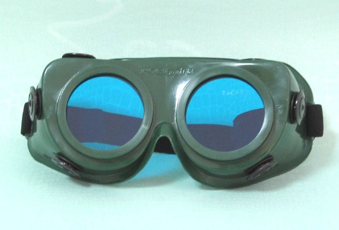 Уф очки защитные. Очки защитные зн-22 для защиты от лазерного излучения. Очки защитные зн-22 Матрикс. Очки зн22-СЗС-22. Очки защитные msg-201.